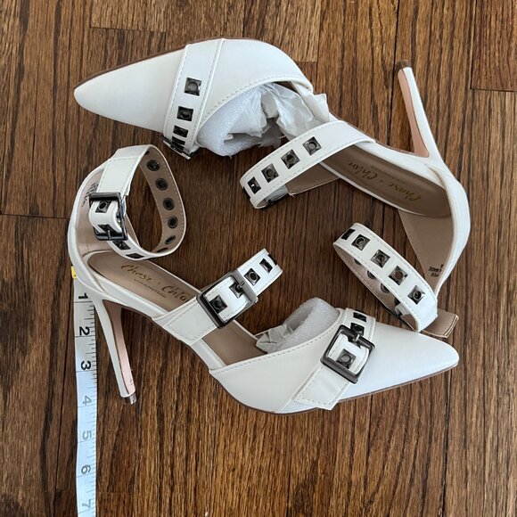 Chase and Chloe Women's Grommet Buckle Stiletto Pump White Size 8 - Picture 7 of 10